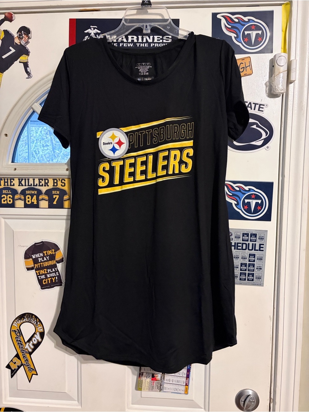 Team Apparel Pittsburgh Steelers Black and Yellow Logo Tee. NWOT